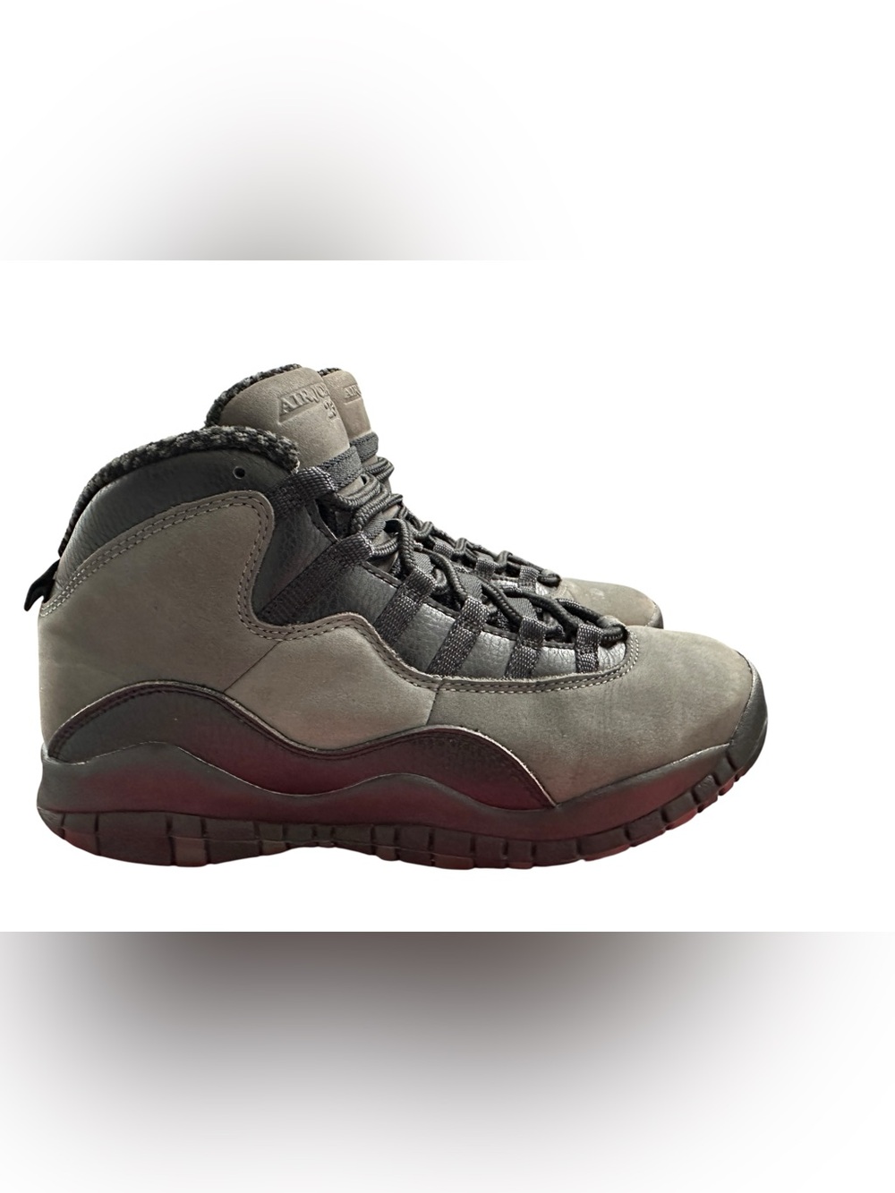 Jordan 10 Retro “Dark Shadow “ 2018 Youth 7/Women 8.5